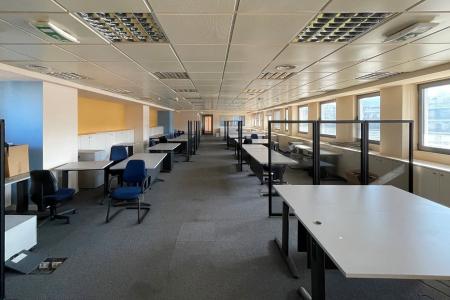 Αγία Παρασκευή κτίριο 2.970 τ.μ ενοικιάζεται