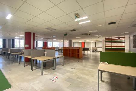 Πειραιάς, γραφεία 4.100 τ.μ προς ενοικίαση