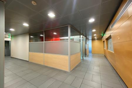 Γλυφάδα, γραφεία 1.100 τ.μ διατίθενται προς ενοικίαση