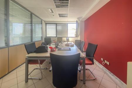 Νέο Ηράκλειο, αυτοτελές κτήριο 1.050 τ.μ προς ενοικίαση