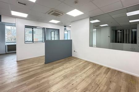 Βόρεια προάστια, αυτοτελές κτήριο 4.550 τ.μ προς πώληση