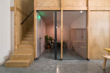 Ταύρος, συγκρότημα κτηρίων 1.280 τ.μ., προς ενοικίαση