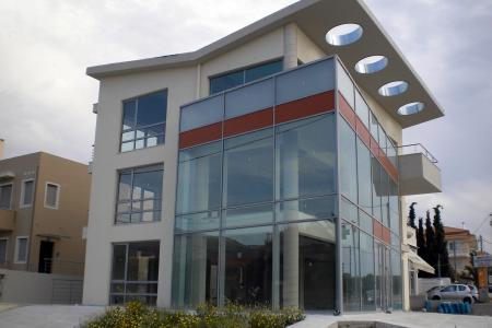 Καλύβια, κτίριο 376 τμ προς πώληση