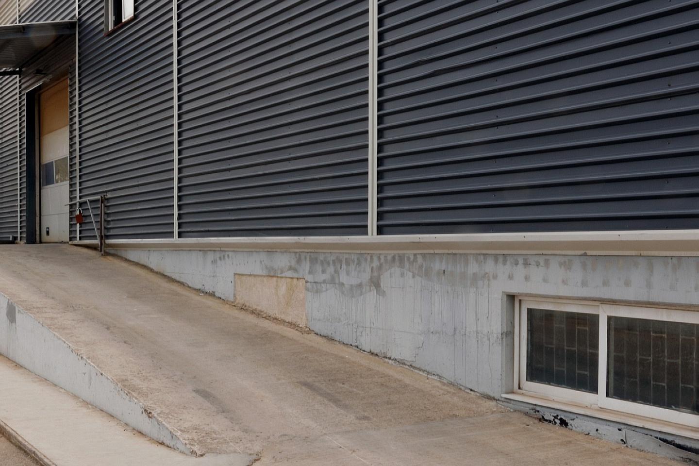 Αχαρνές βιομηχανική αποθήκη 830 τμ προς ενοικίαση