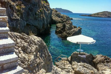 Μονεμβασιά πώληση πολυτελών κατοικιών 800 τμ