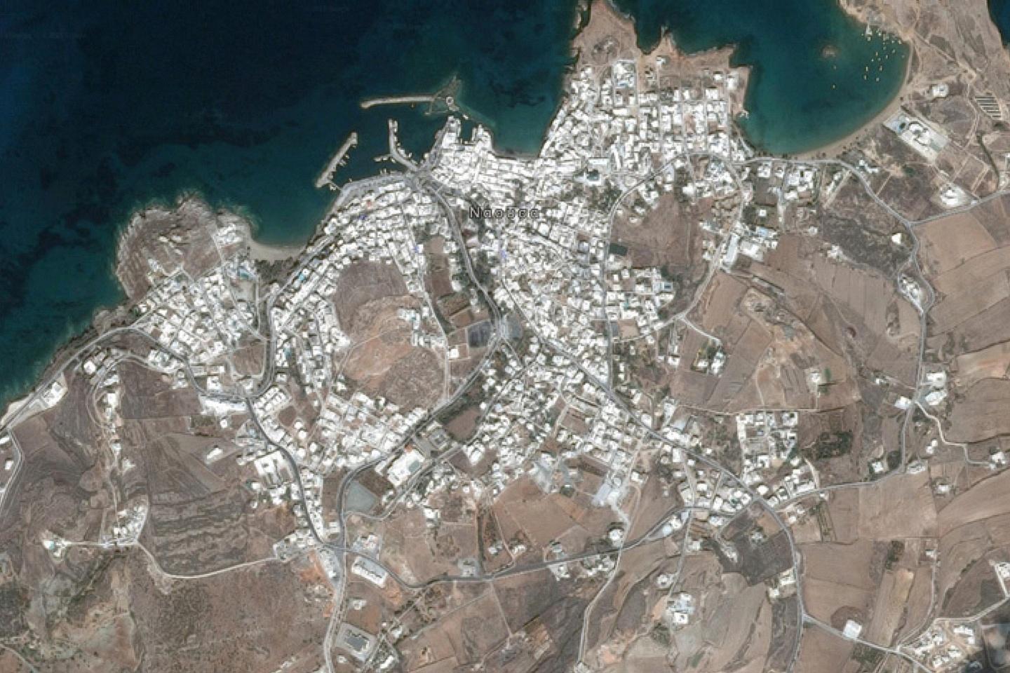 Νάουσα Πάρου οικόπεδο 1.000 τ.μ προς πώληση