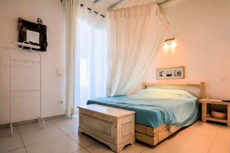 Μύκονος παραθαλάσσια βίλα 136 τ.μ προς μίσθωση