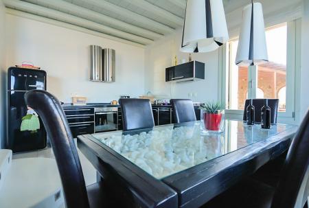 Μύκονος παραθαλάσσια βίλα 136 τ.μ προς μίσθωση