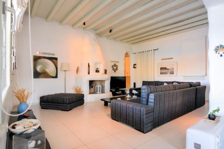 Μύκονος παραθαλάσσια βίλα 136 τ.μ προς μίσθωση