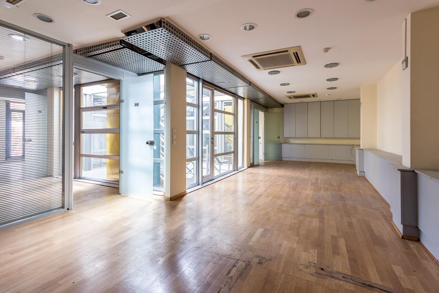 Αθήνα αυτοτελές κτίριο 1.900 τμ προς ενοικίαση