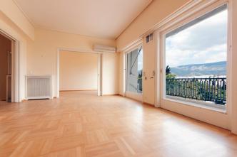 Κολωνάκι, πωλείται διαμέρισμα με θεα 180 τ.μ