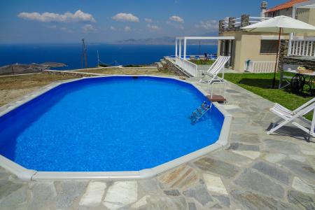 Άνδρος 4 παραδοσιακές βίλες 446 τμ προς πώληση