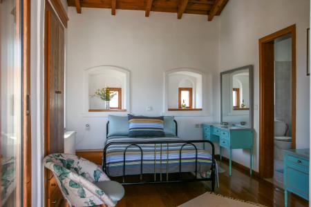 Βίλα πετρόχτιστη 600 τ.μ προς πώληση, Σούνιο