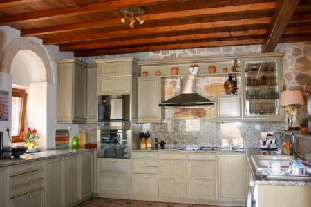 Βίλα πετρόχτιστη 600 τ.μ προς πώληση, Σούνιο