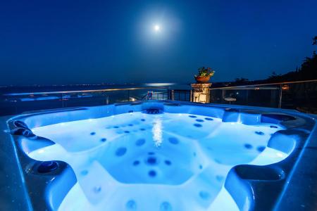 Πολυτελείς ξενώνες προς πώληση, Ιόνια Νησιά