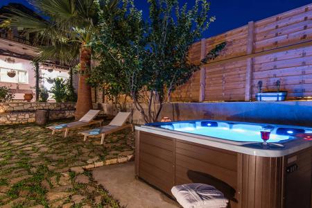 Πολυτελείς ξενώνες προς πώληση, Ιόνια Νησιά