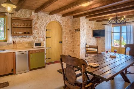 Πολυτελείς ξενώνες προς πώληση, Ιόνια Νησιά