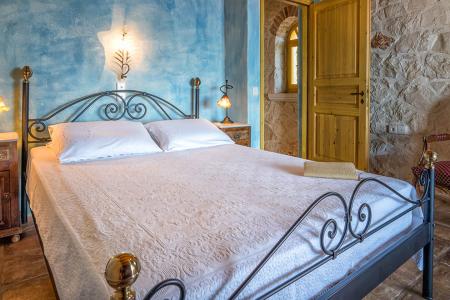 Πολυτελείς ξενώνες προς πώληση, Ιόνια Νησιά