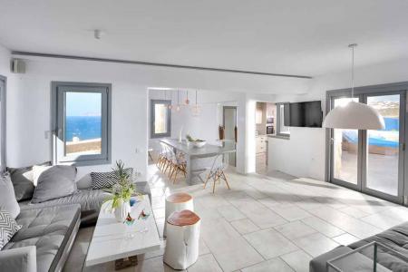 Πολυτελής βίλα 285 τ.μ. πωλείται στη Μύκονο