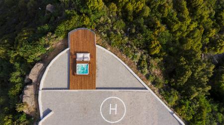 Υπερπολυτελής βίλα 450 τ.μ πωλείται στη Ρόδο