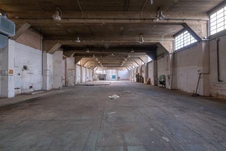 Βιομηχανικό κτίριο 1.680 τ.μ προς ενοικίαση, Περιστέρι