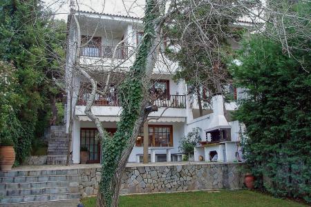 Δροσιά πωλείται μεζονέτα με ανεξάρτητο διαμέρισμα