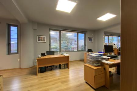 Επαγγελματικό κτίριο 1.260 τ.μ προς ενοικίαση, Γέρακας