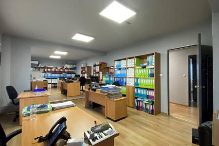 Επαγγελματικό κτίριο 1.260 τ.μ προς ενοικίαση, Γέρακας