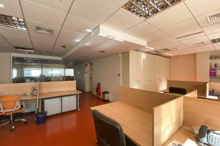 Επαγγελματικό κτίριο 1.704 τ.μ προς ενοικίαση, Δάφνη